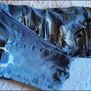 American Eagle High Waisted Jeans 💙